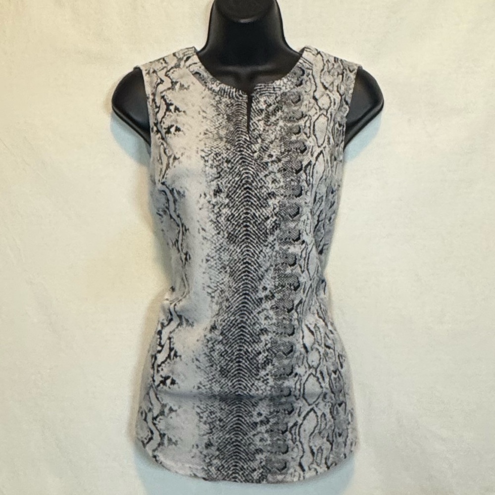 G-54 Dalia Black & White Animal‎ Print Sleeveless Pullover Summer Blouse Size S